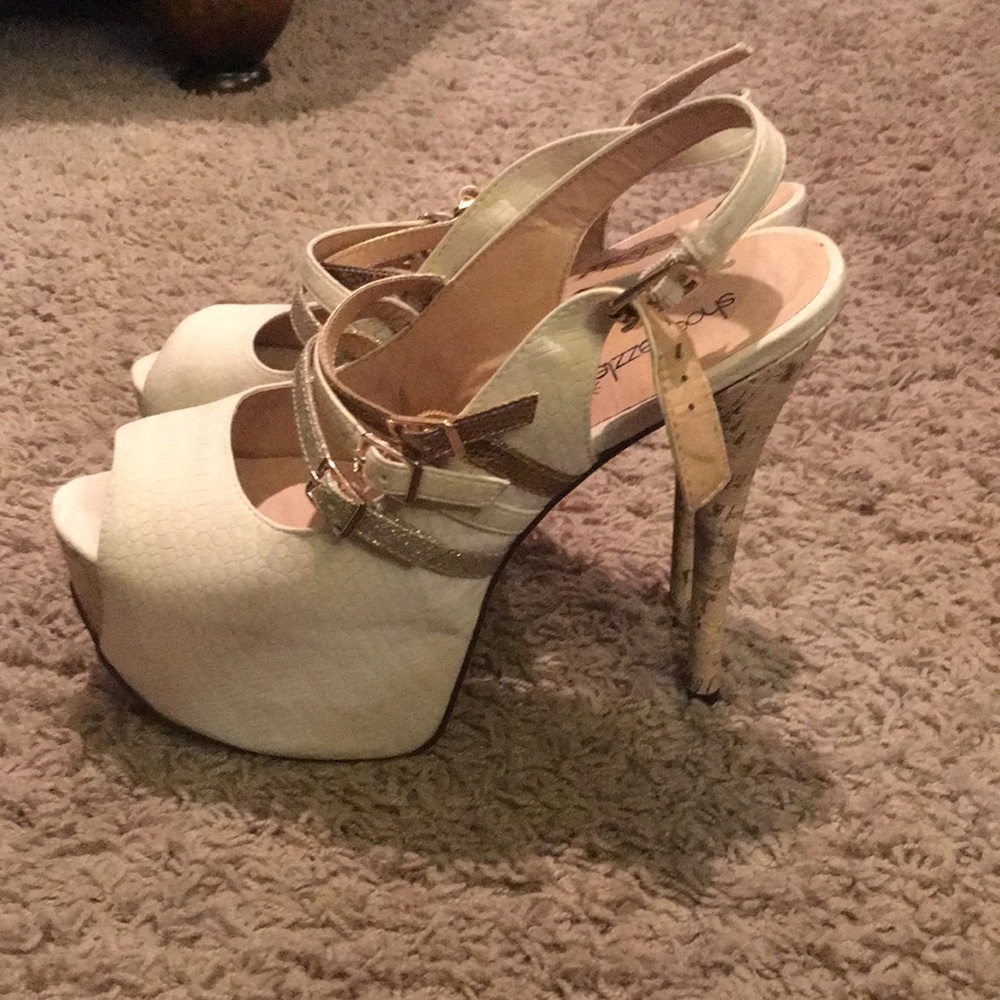 Cream Decor Heels - Picture 3 of 6